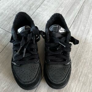 Jordan 1 low Travis scott black on black size 13c